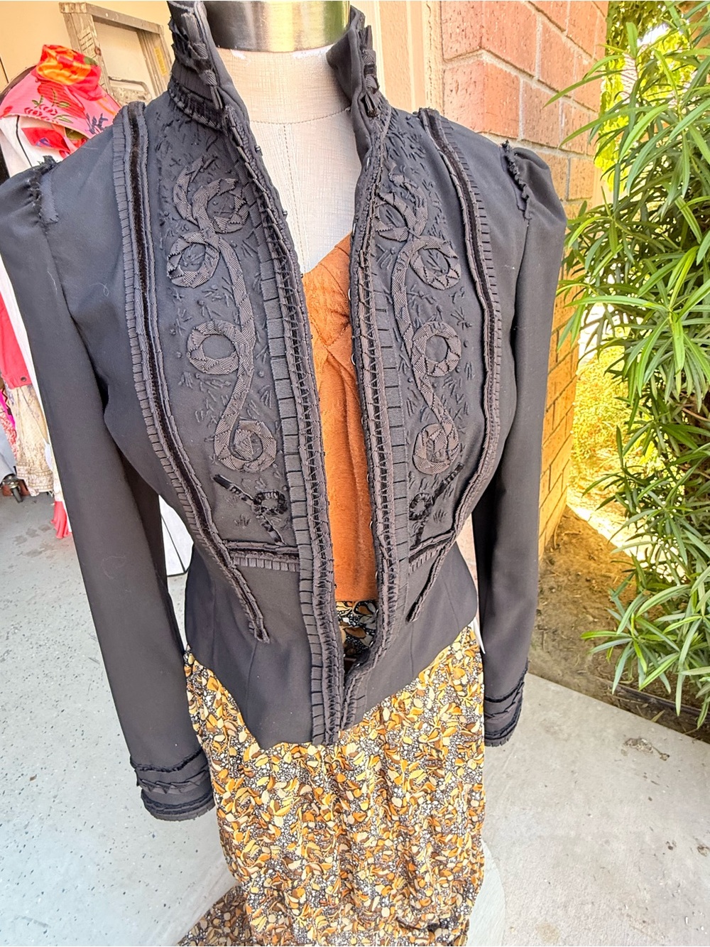 Elie Saab Black Embroidered Women's Jacket - Classic Structured Coat